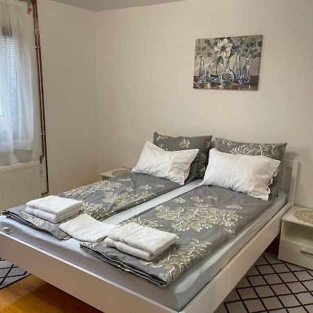 Studio Apartman Sedrenik SJJ Buitenkant foto