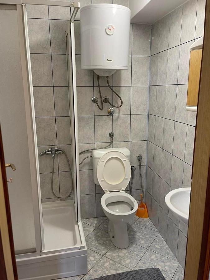 Studio Apartman Sedrenik SJJ Buitenkant foto
